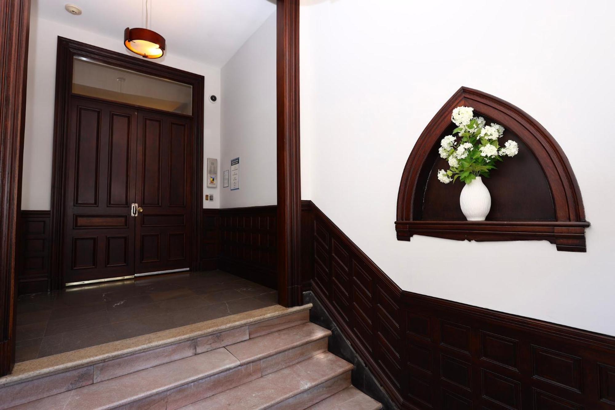 Stylish Newbury Street Studio, #4 波士顿 外观 照片
